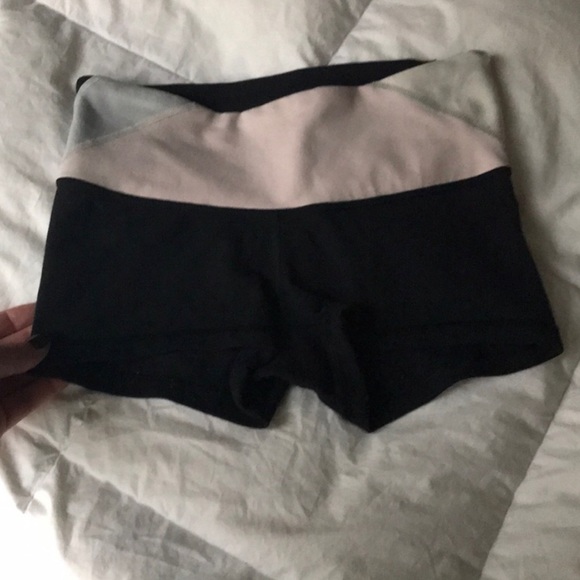 lululemon athletica Pants - Lululemon wonder under booty shorts 2